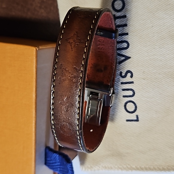 Louis Vuitton Good Luck Brown Leather Bracelet with dust bag and box - Picture 2 of 6